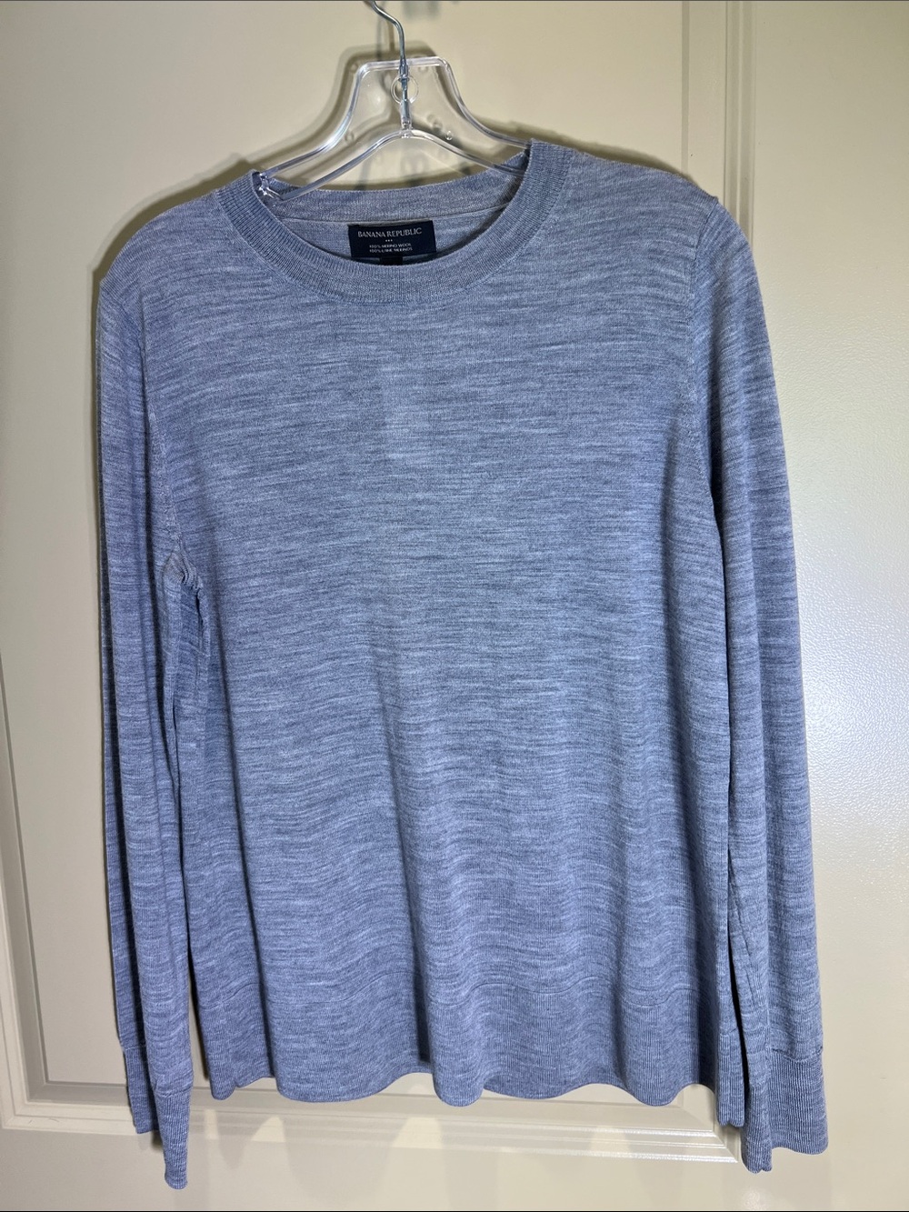 Banana Republic Heather Gray Crewneck Sweater - 100 % Merino Wool